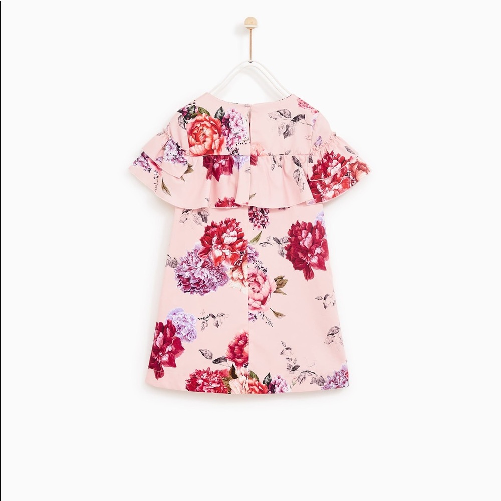 Floral print dress with ruffled sleeves